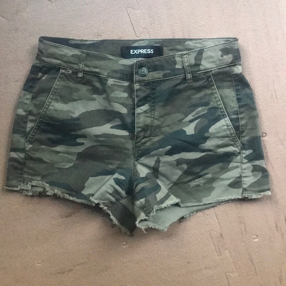 Express Pants - Express Camouflage shorts size 00